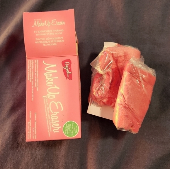 The Original MakeUp Eraser Pink - Picture 4 of 5